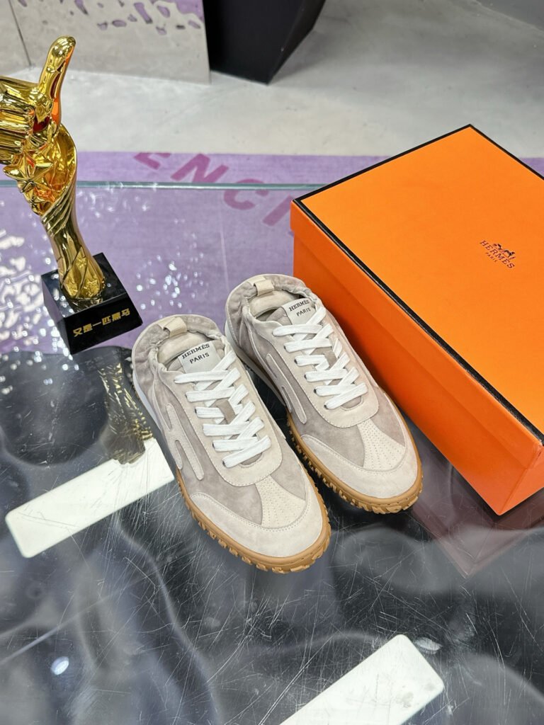 Hermès Unisex White Low-Top Sneakers detail 3
