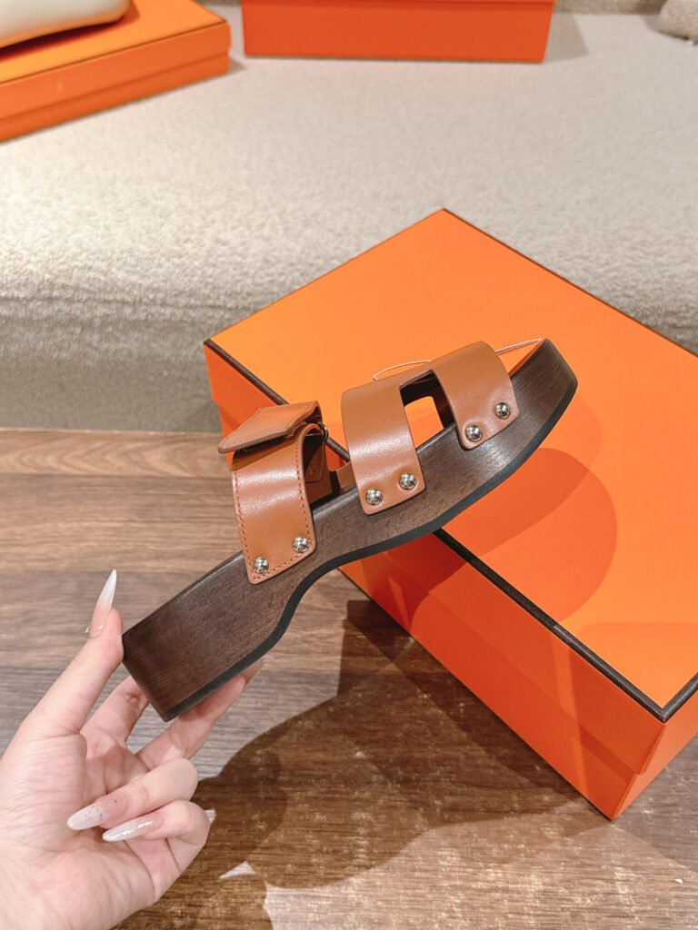 Hermès Unisex Slides detail 3