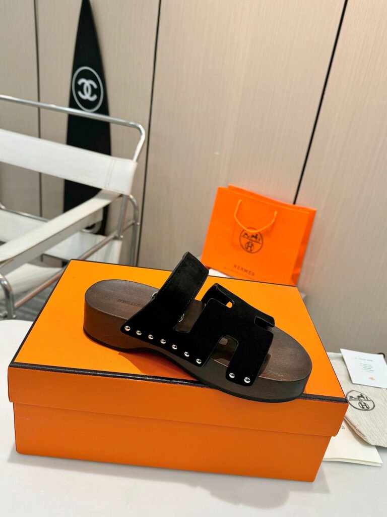 Hermès Women's Slides detail 3