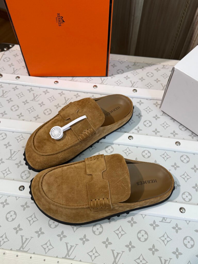 Hermès Unisex Mules detail 3