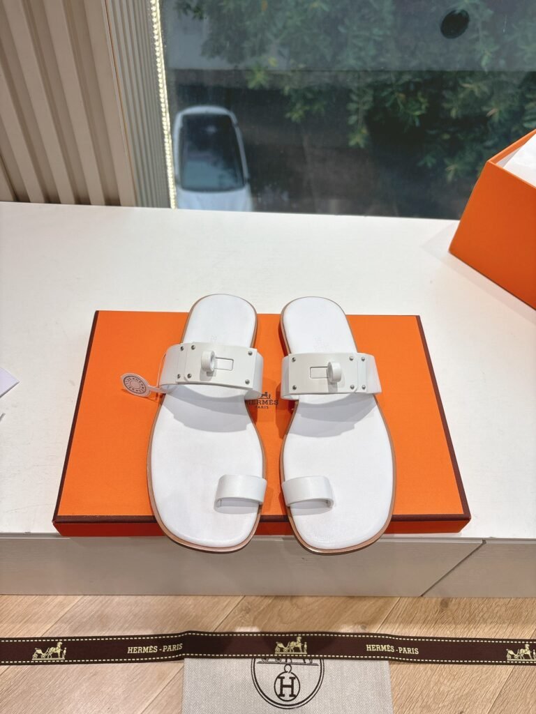 Hermès Unisex Sandals detail 3