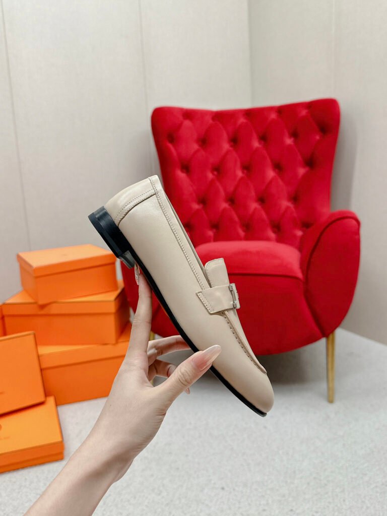 Hermès Unisex Loafers detail 3