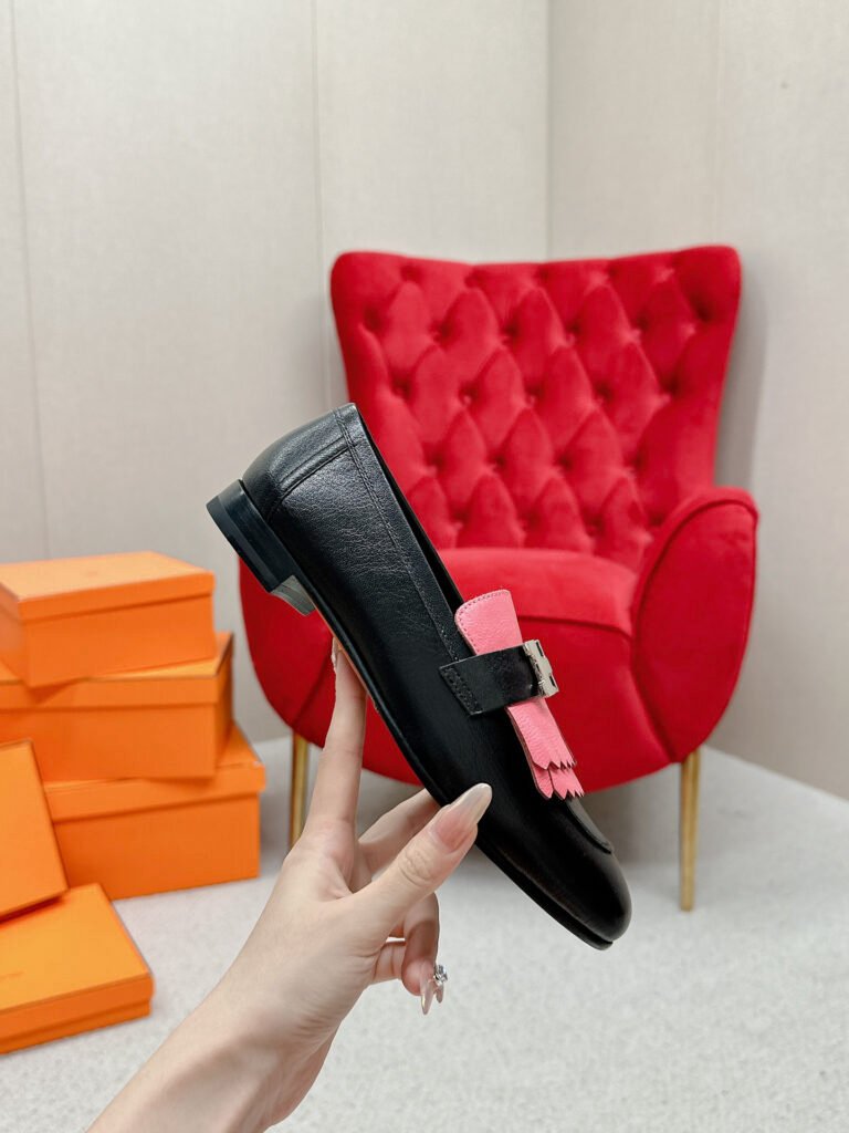 Hermès Unisex Loafers detail 3