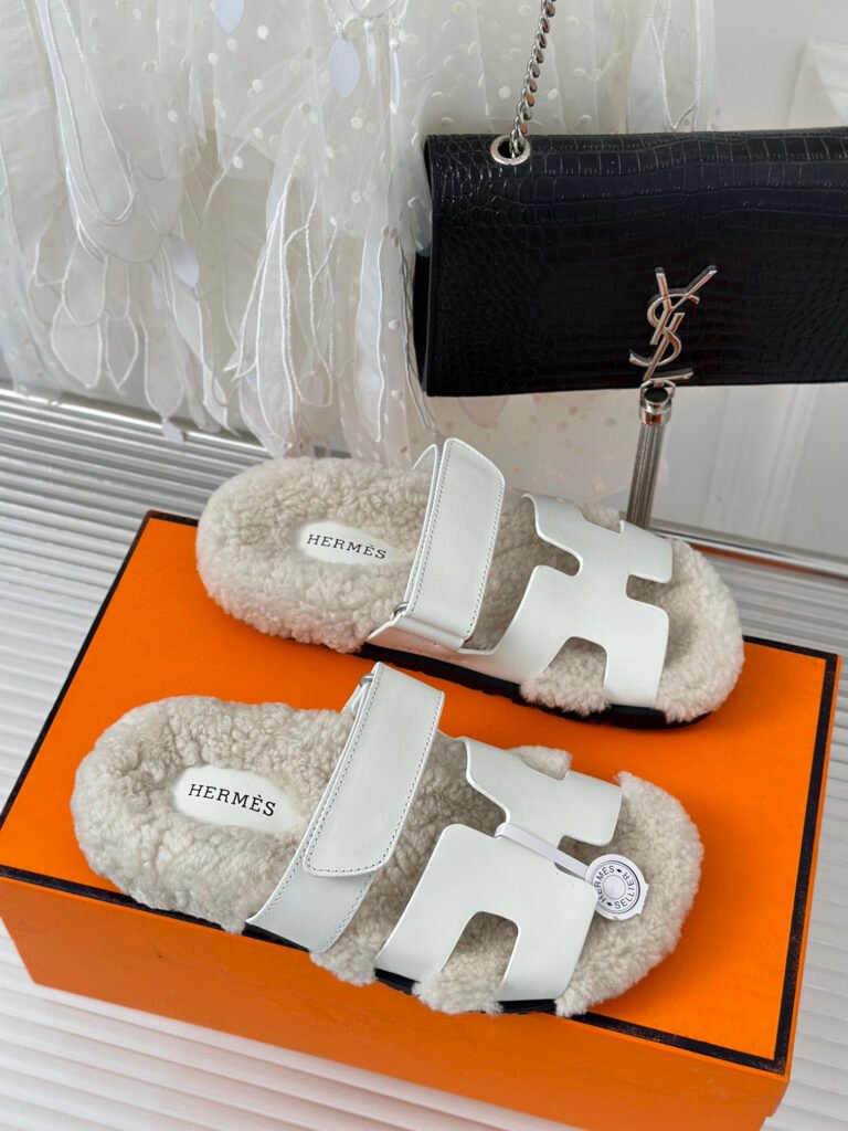 Hermès Unisex Shearling Shoes detail 3