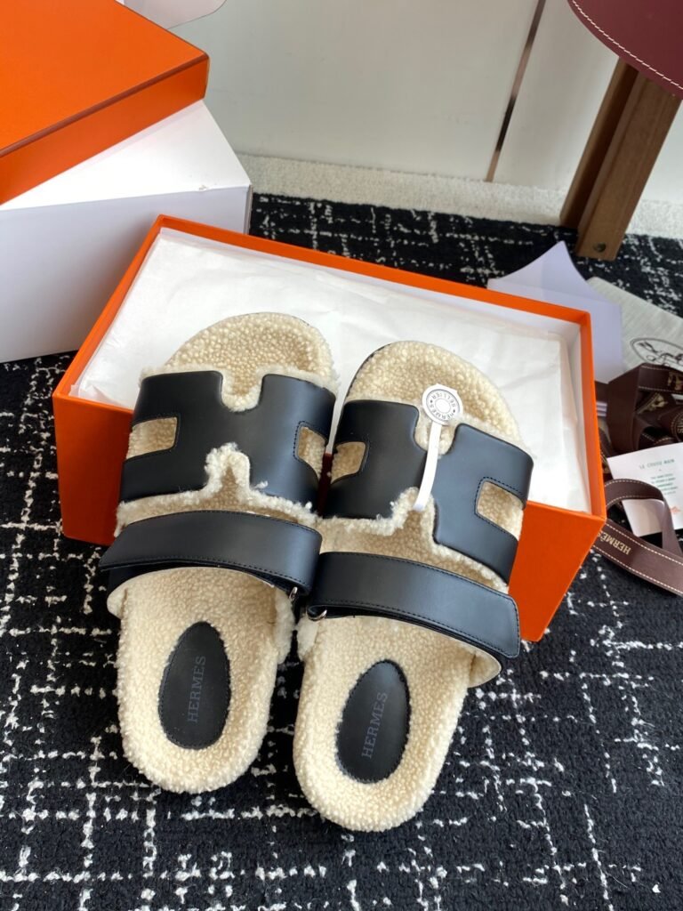 Hermès Men's Shearling Shoes detail 3