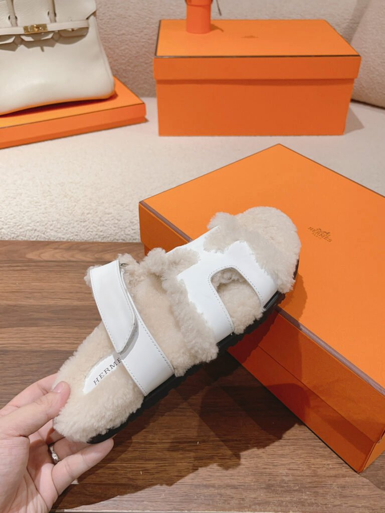 Hermès Unisex Shearling Shoes detail 3
