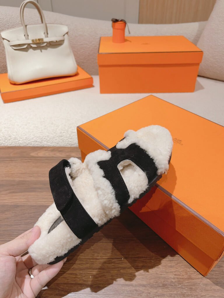 Hermès Unisex Shearling Shoes detail 3