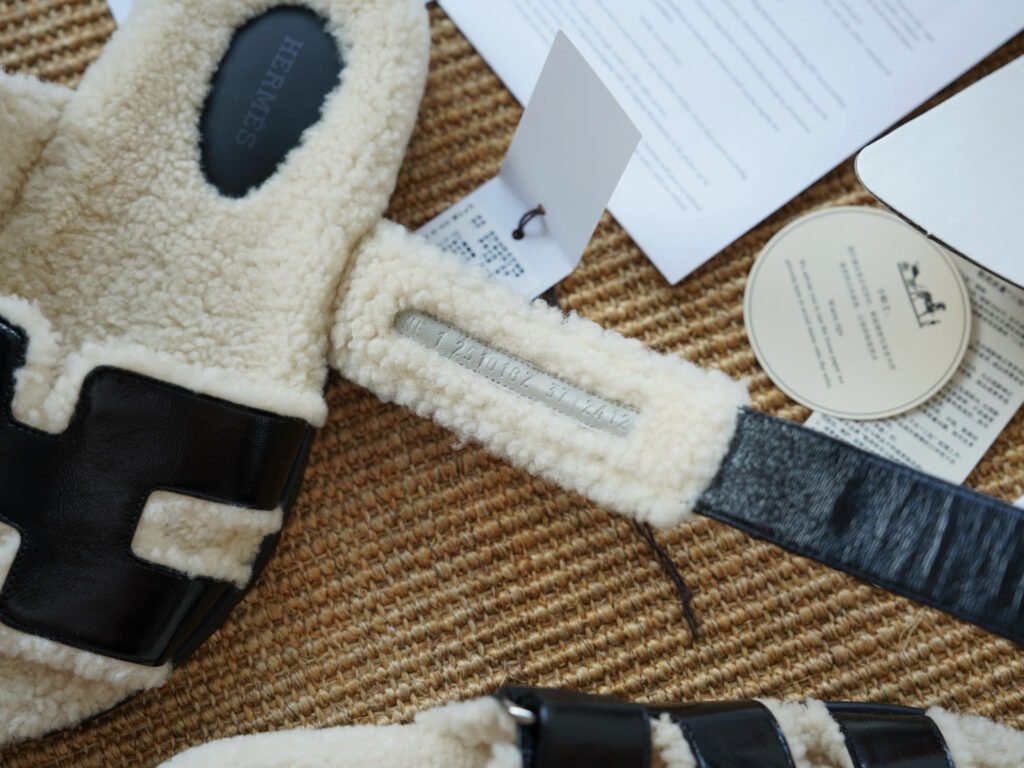 Hermès Unisex Shearling Shoes detail 3