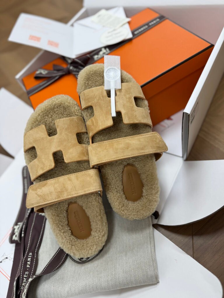 Hermès Unisex Shearling Shoes detail 3