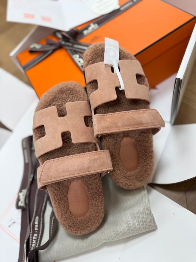 Hermès Unisex Shearling Shoes detail 3