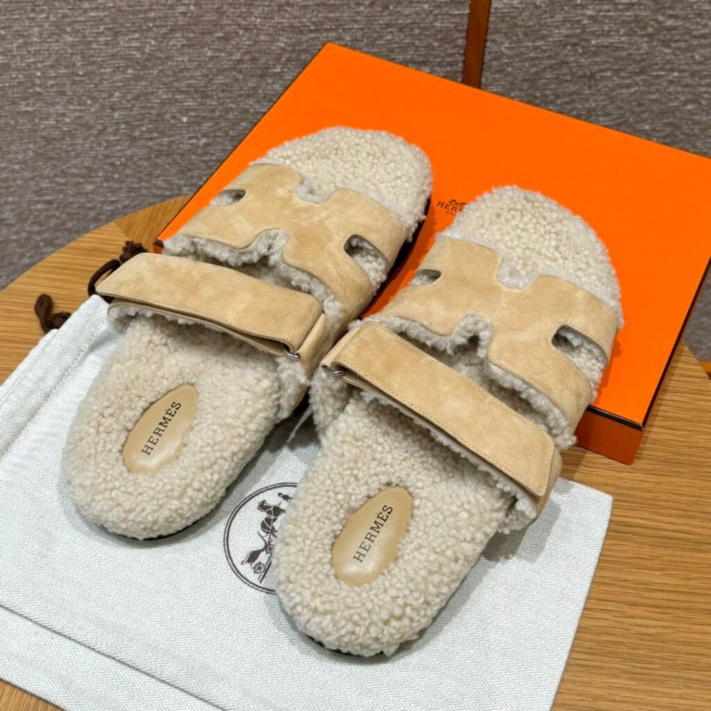 Hermès Unisex Shearling Shoes detail 3