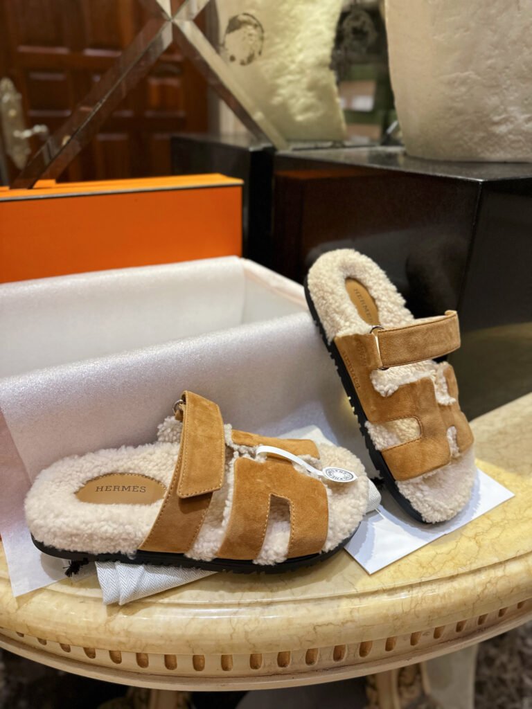 Hermès Unisex Shearling Shoes detail 3