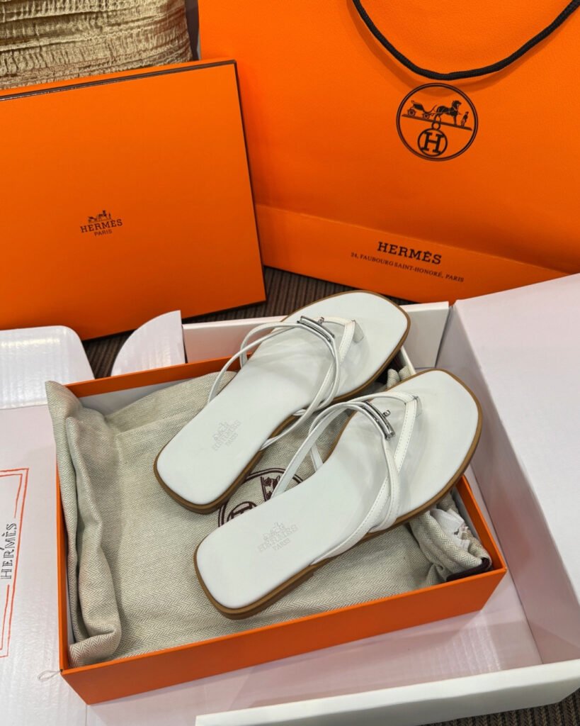 Hermès Women's Sandals detail 3