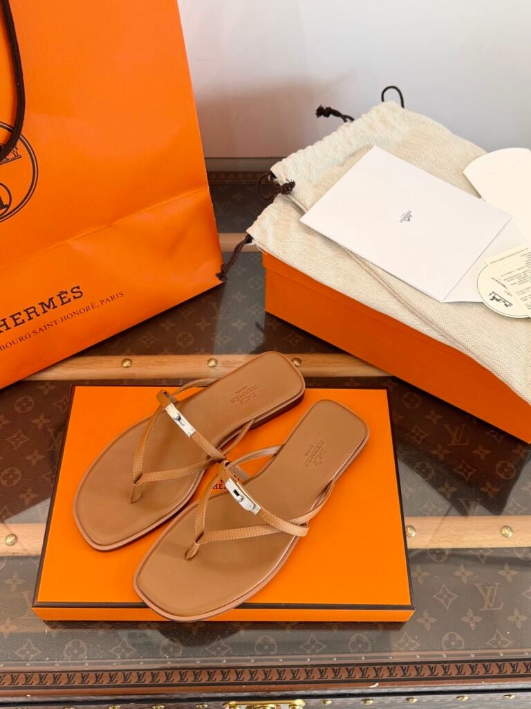 Hermès Women's Sneakers detail 3