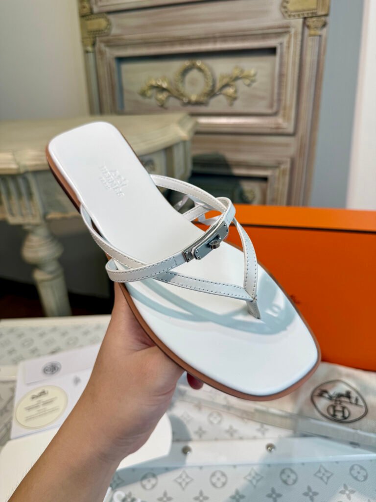 Hermès Women's Sneakers detail 3