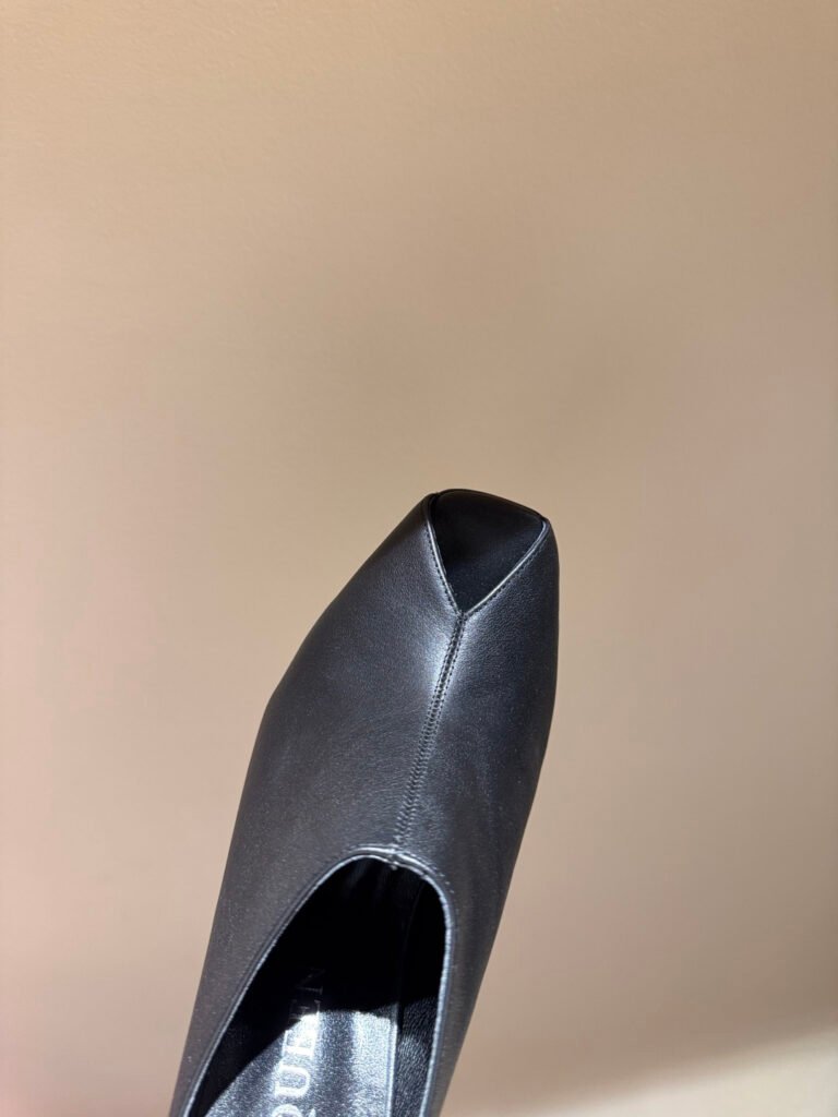 Alexander McQueen Women's High-Heel Pumps detail image 3