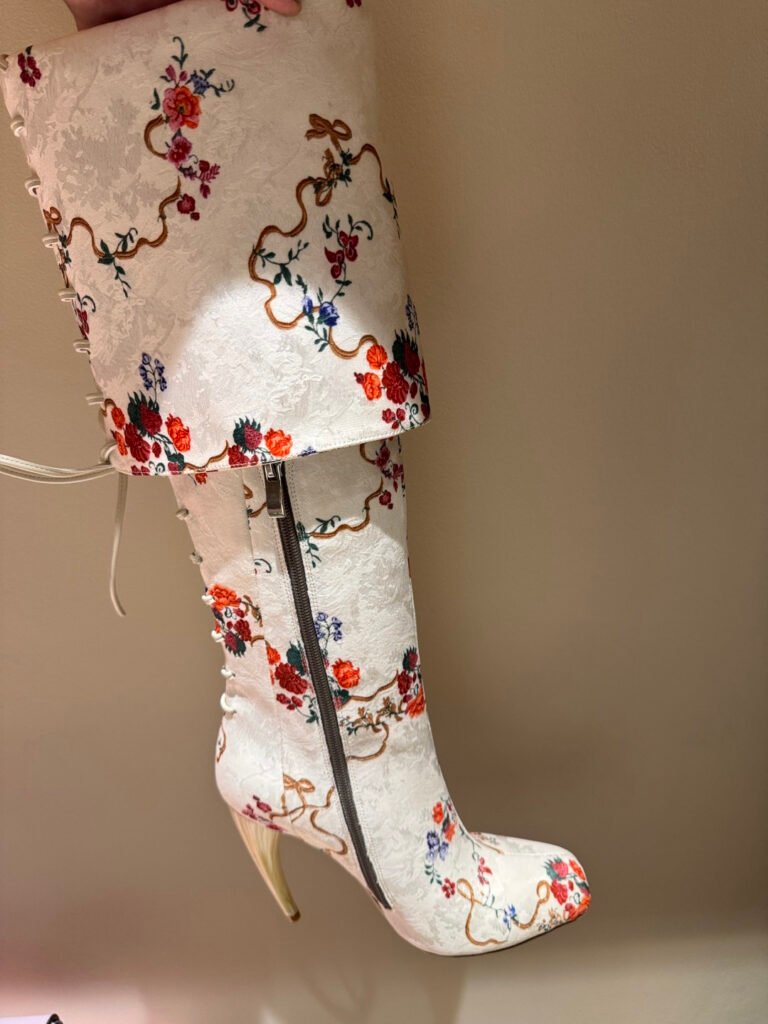 Alexander McQueen Unisex Boots detail image 3