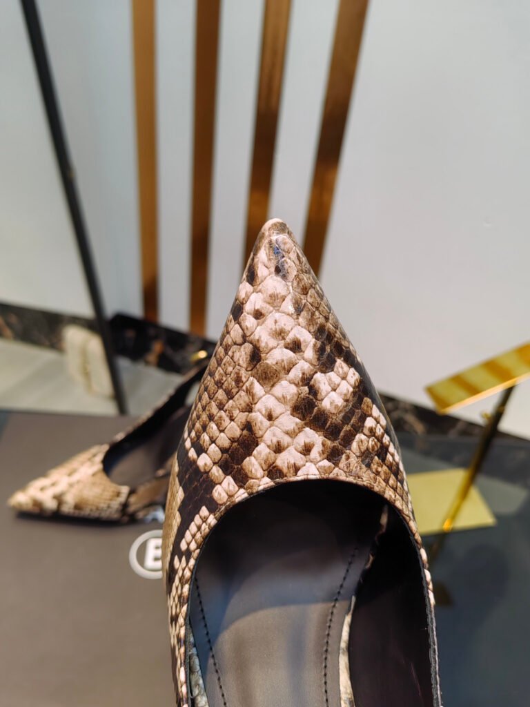 Balmain Women's High-Heel Pumps detail image 3