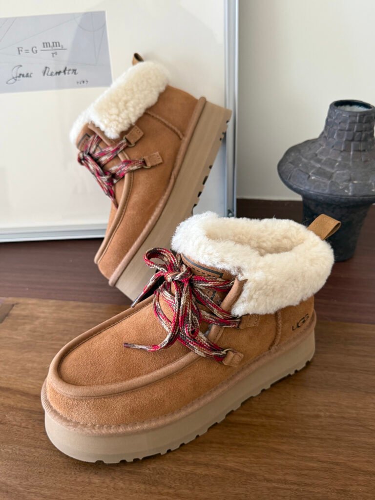 UGG Unisex Sneakers detail image 3