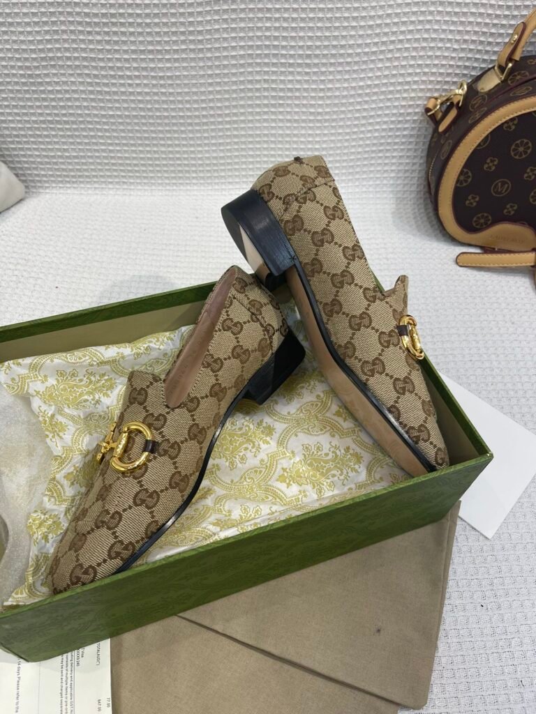 Gucci Unisex Loafers detail 3