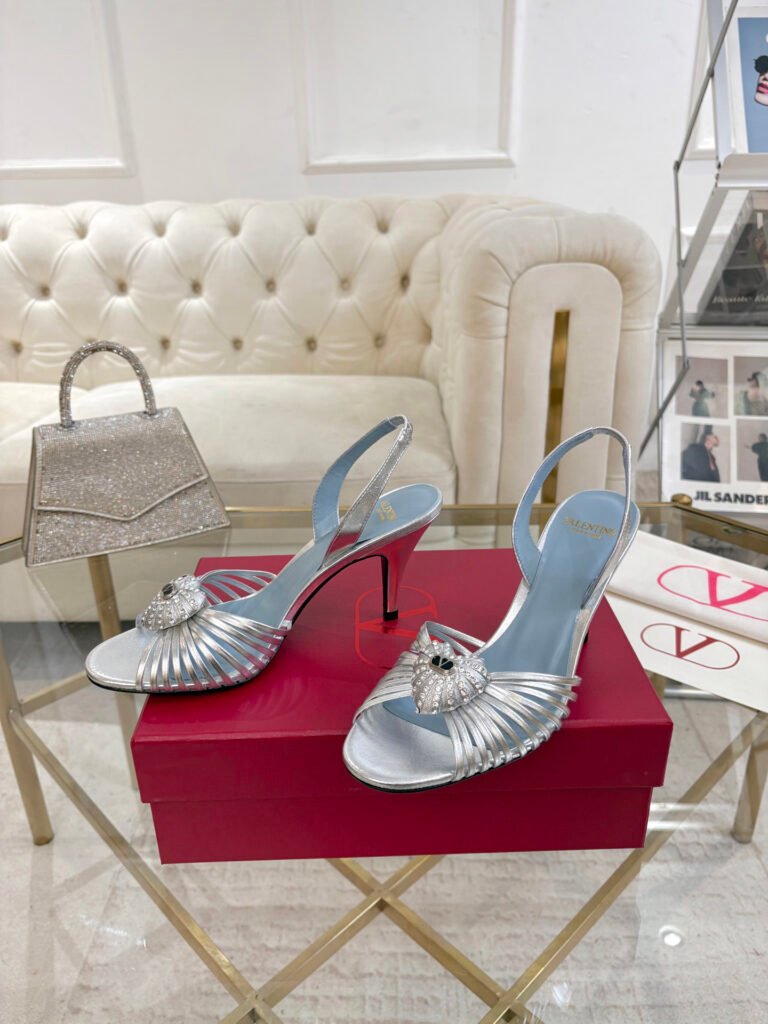 Valentino Garavani Women's High-Heel Pumps detail image 3