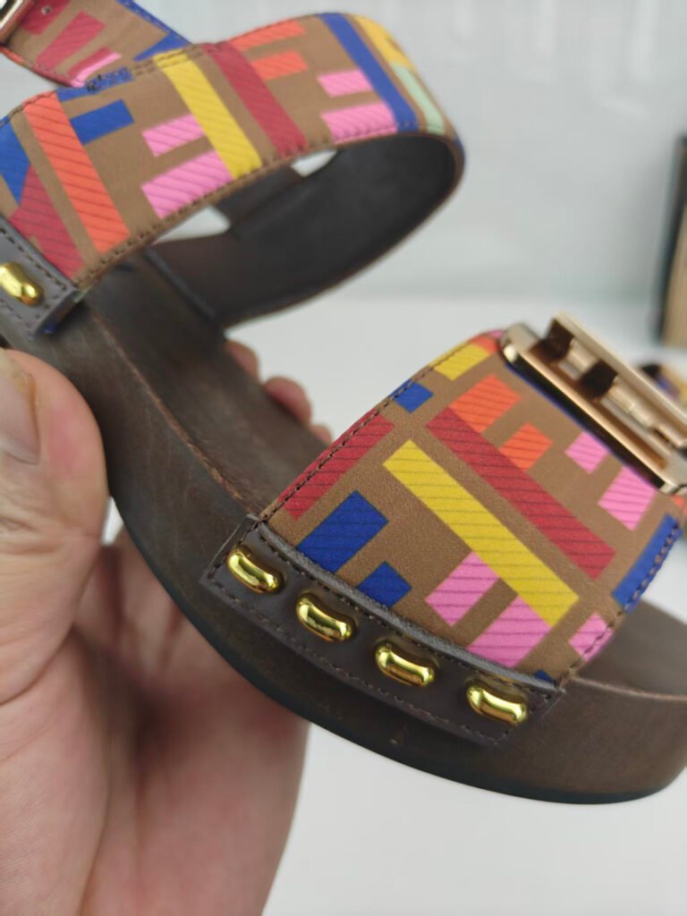 Fendi Unisex Sneakers detail 3