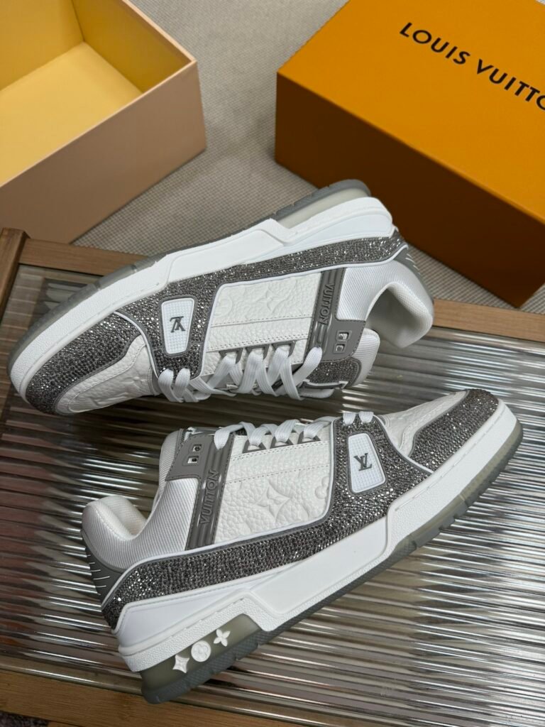Louis Vuitton Unisex Low-Top Sneakers detail 3
