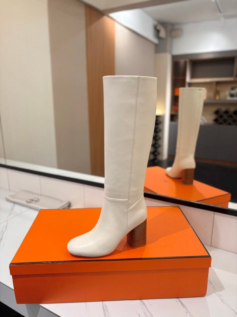 Hermès Unisex Boots detail 3