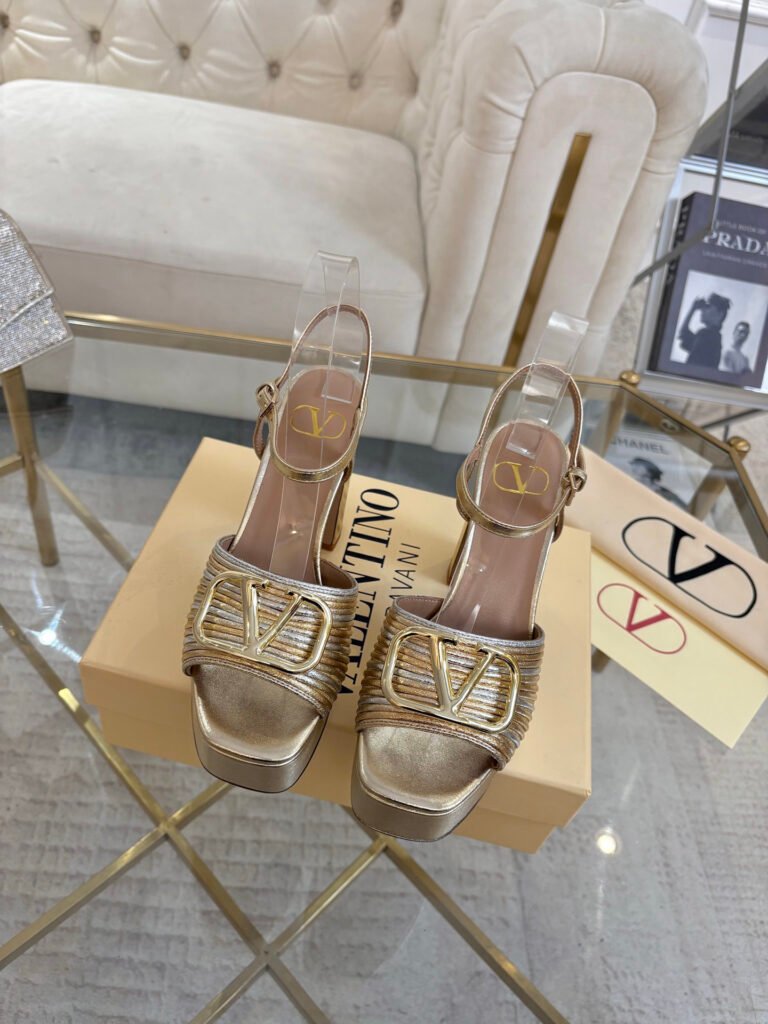 Valentino Garavani Unisex Sandals detail 3