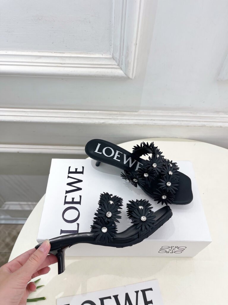 Loewe Unisex Leather-Sole Shoes detail 3