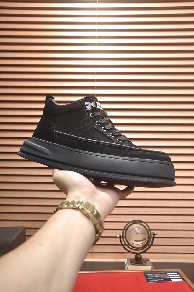 UGG Men's Snow Boots detail image 3
