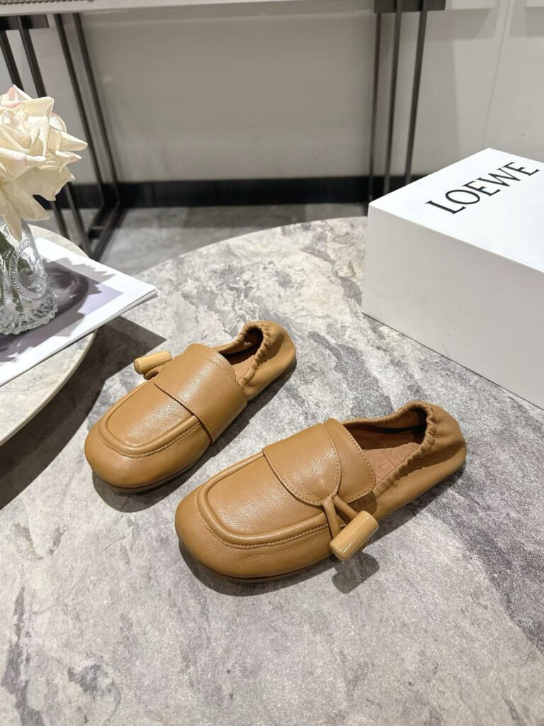 Loewe Unisex Sneakers detail 3