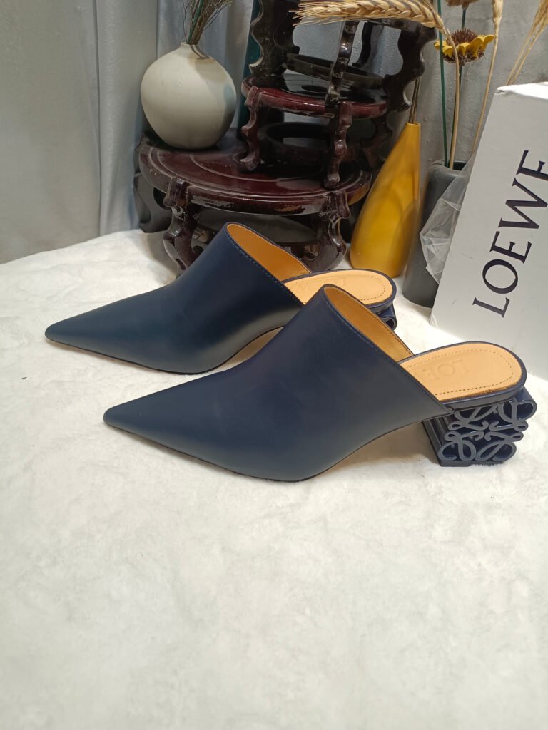 Loewe Unisex Sneakers detail 3