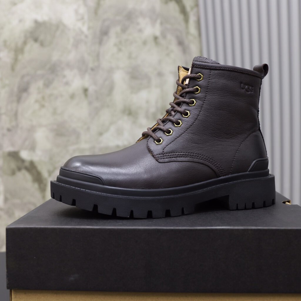 UGG Men's Sneakers detail image 3