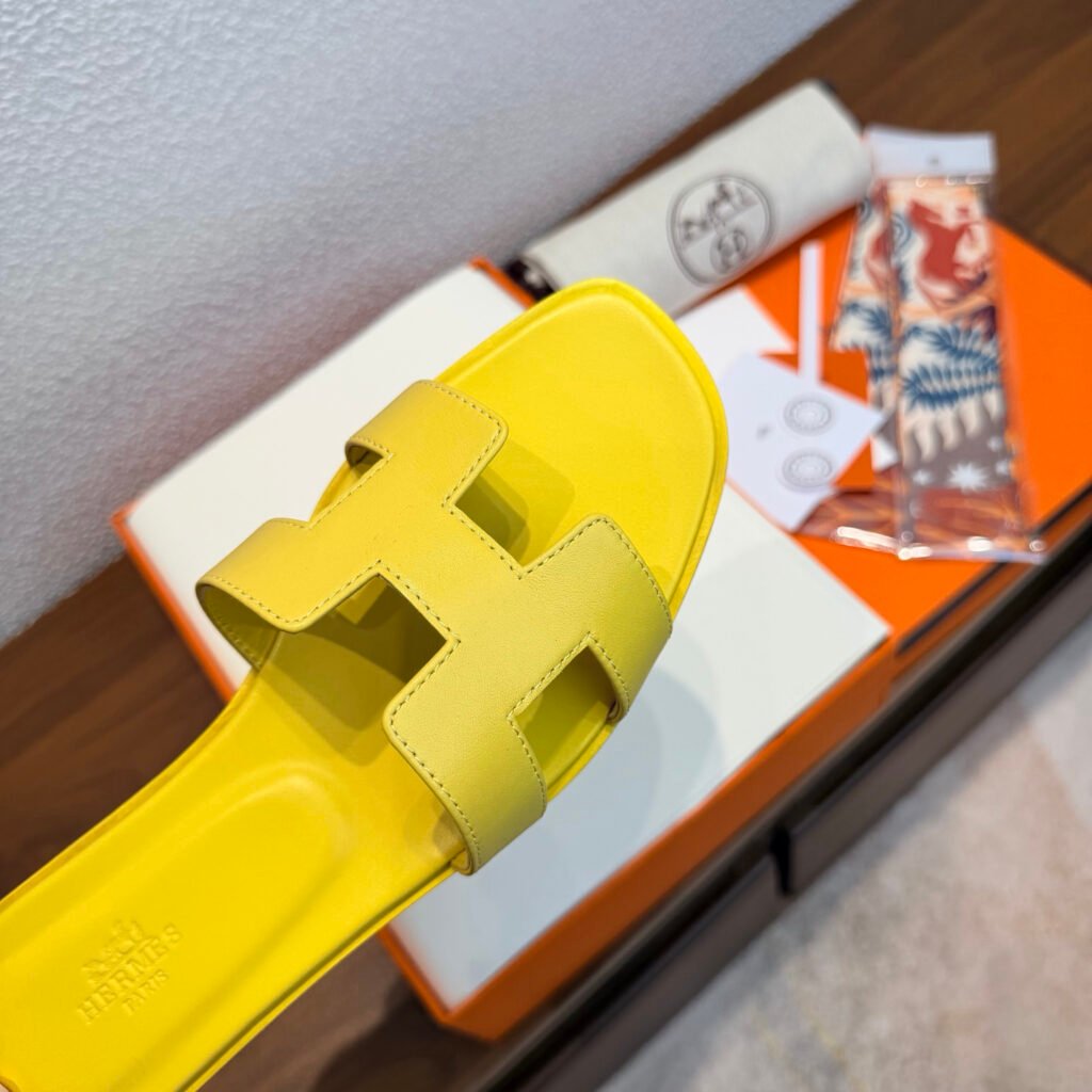 Hermès Unisex Slides detail 3