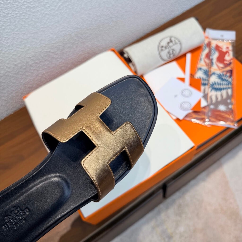 Hermès Unisex Slides detail 3