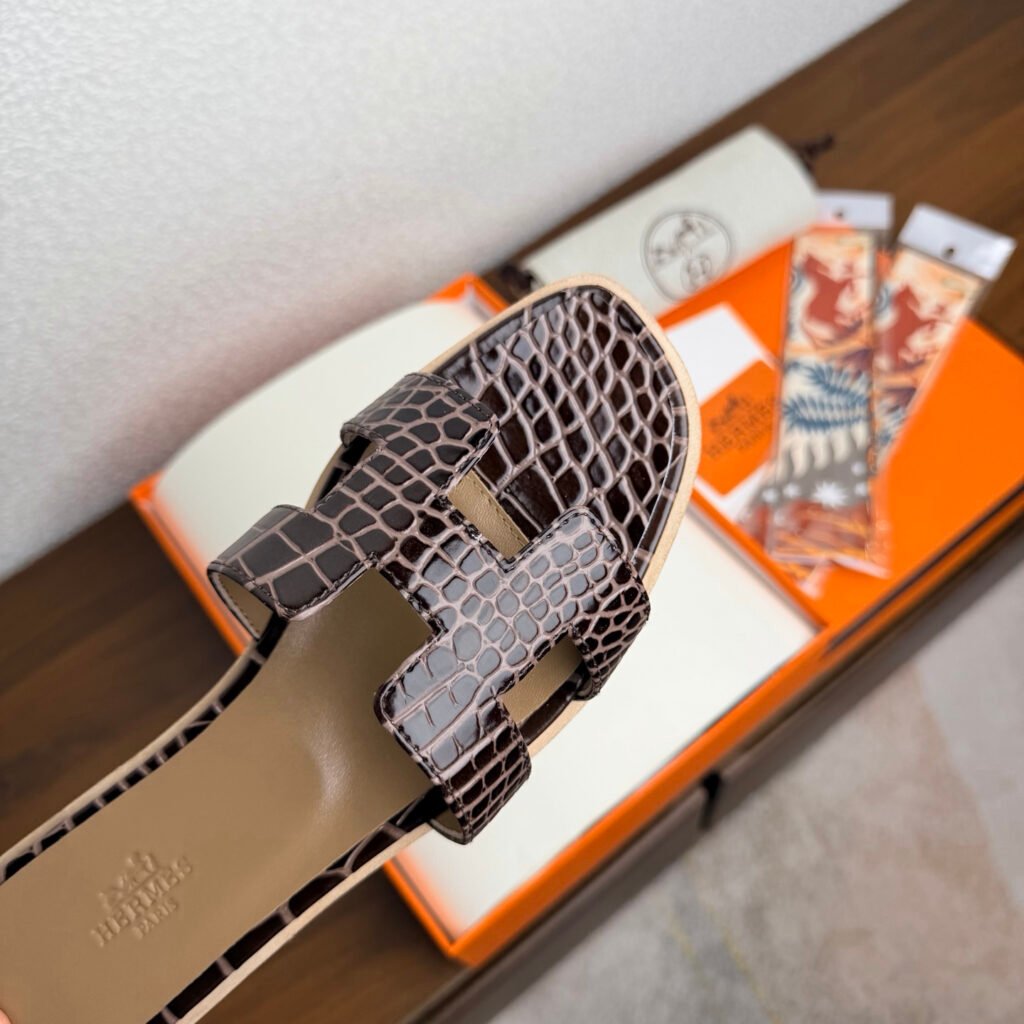 Hermès Unisex Slides detail 3