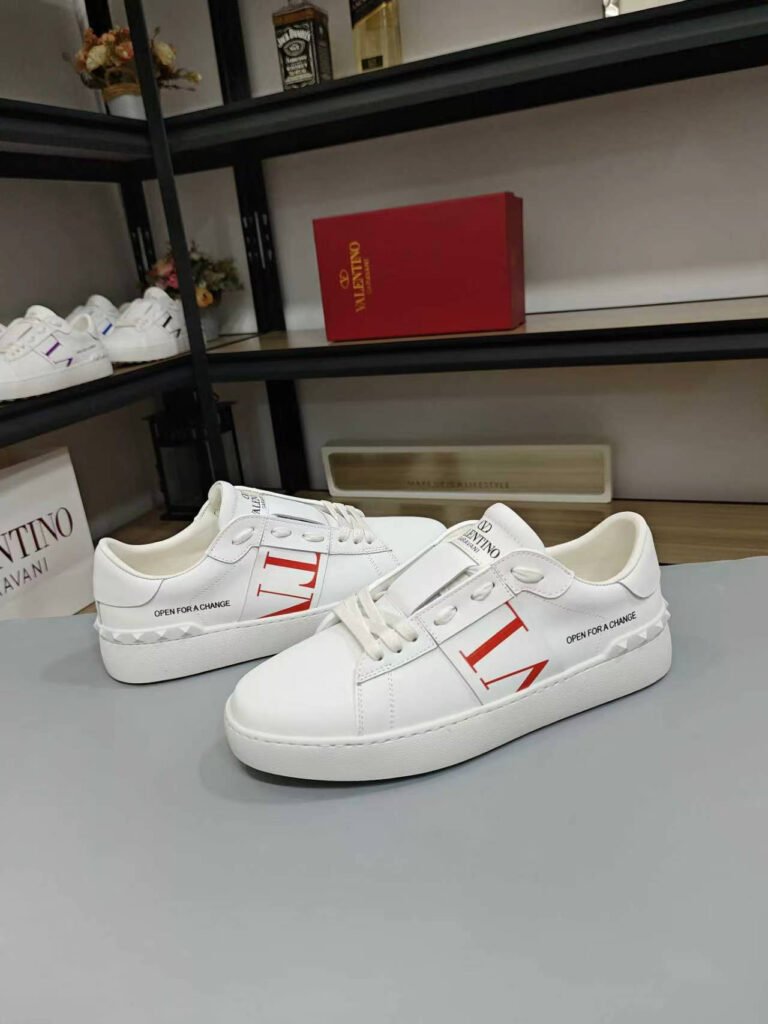 Valentino Garavani Unisex Sneakers detail 3