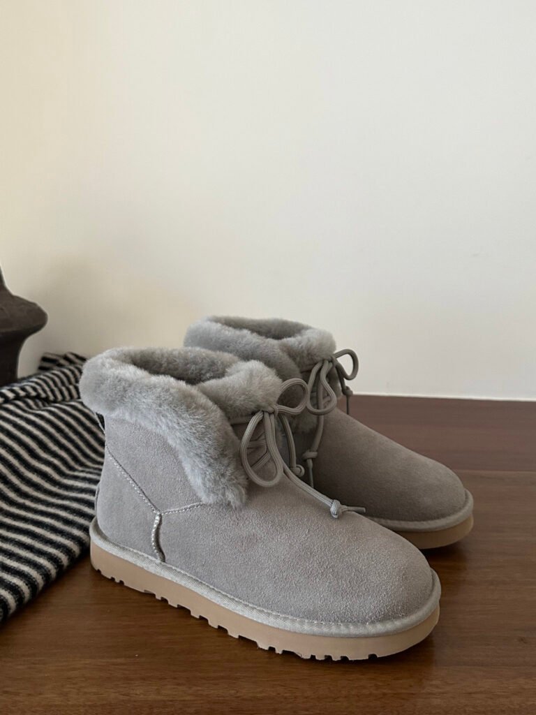 UGG Women's Boots detail image 3