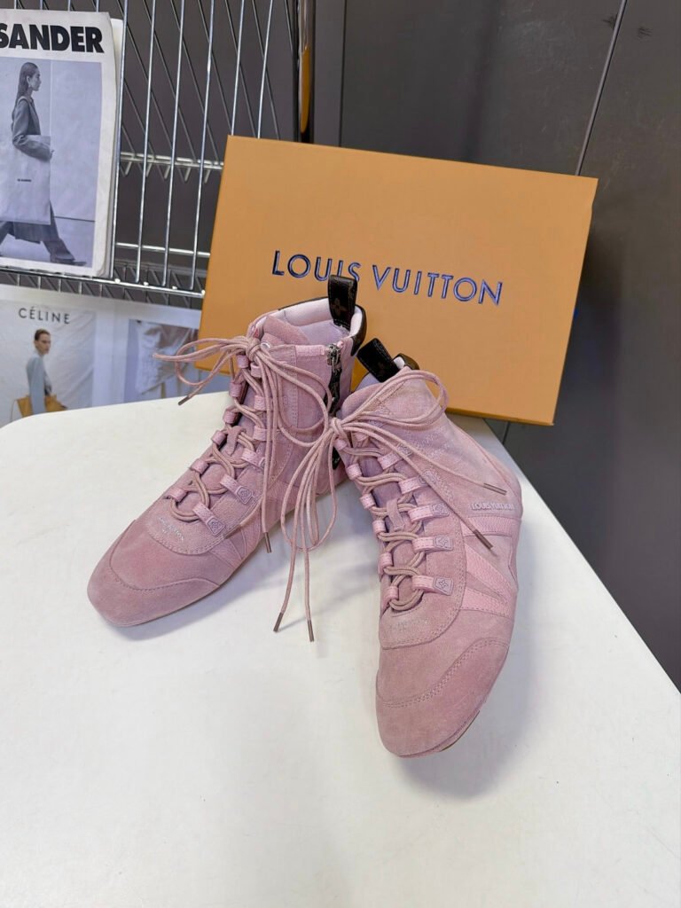 Louis Vuitton Unisex Boots detail image 3