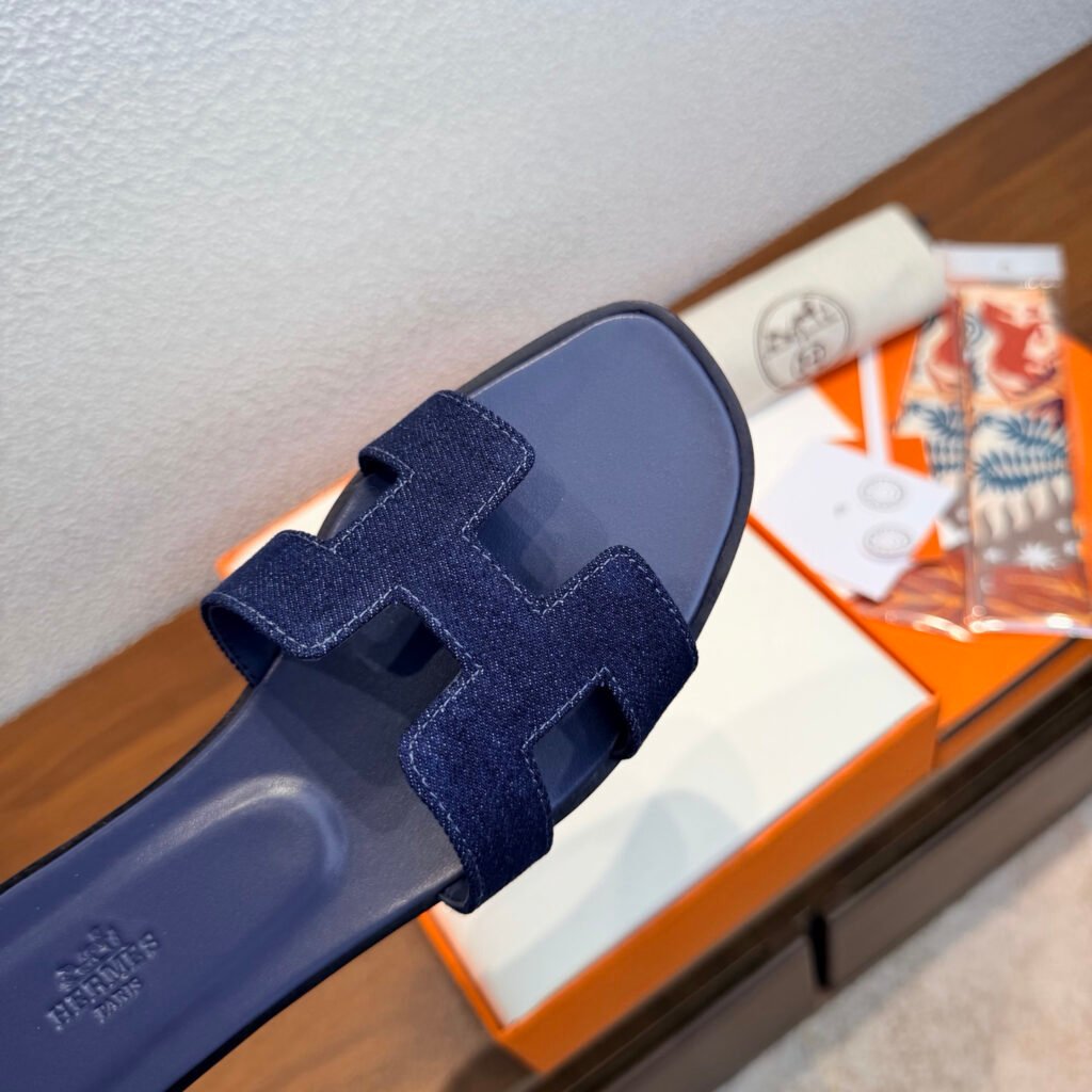 Hermès Unisex Slides detail 3