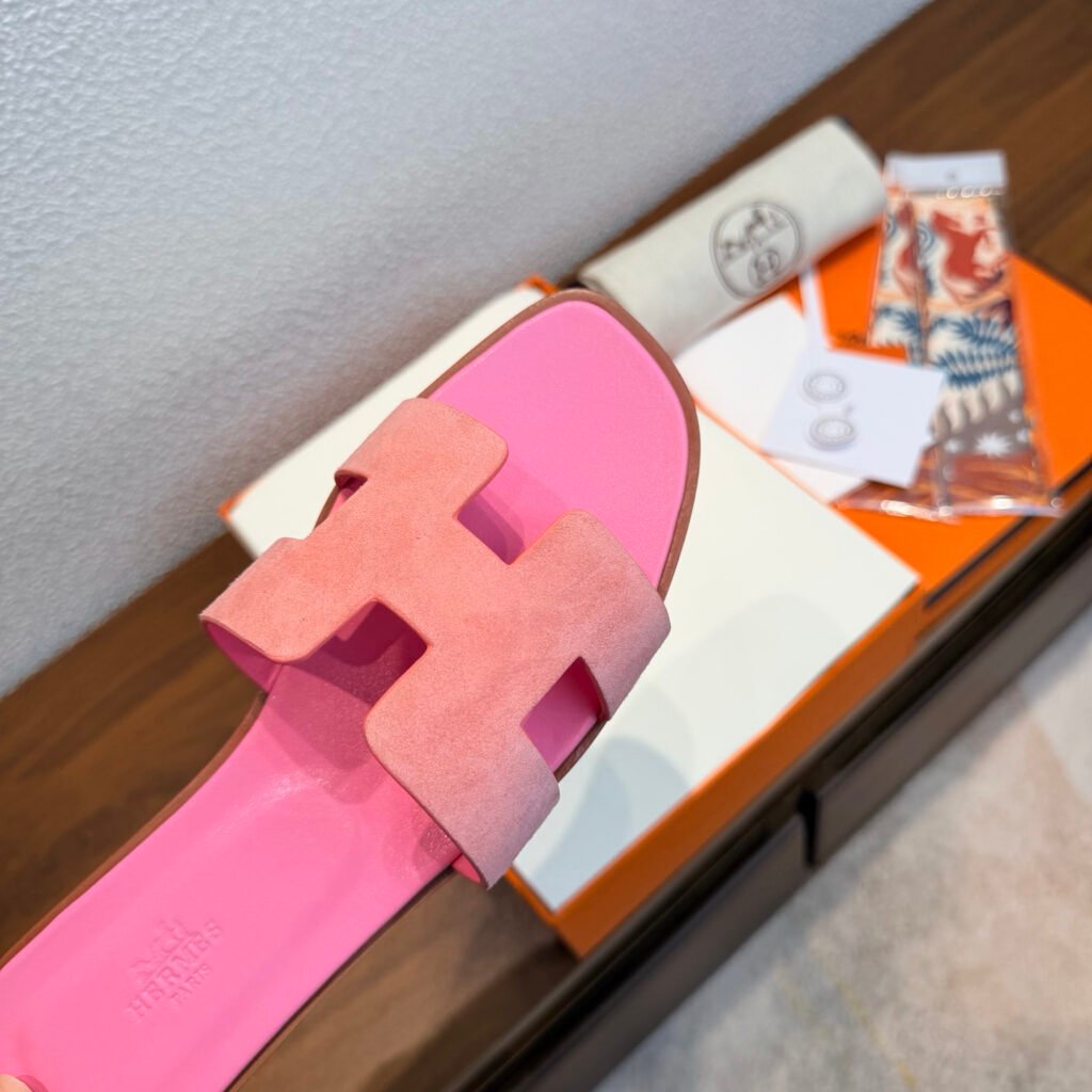 Hermès Unisex Slides detail 3