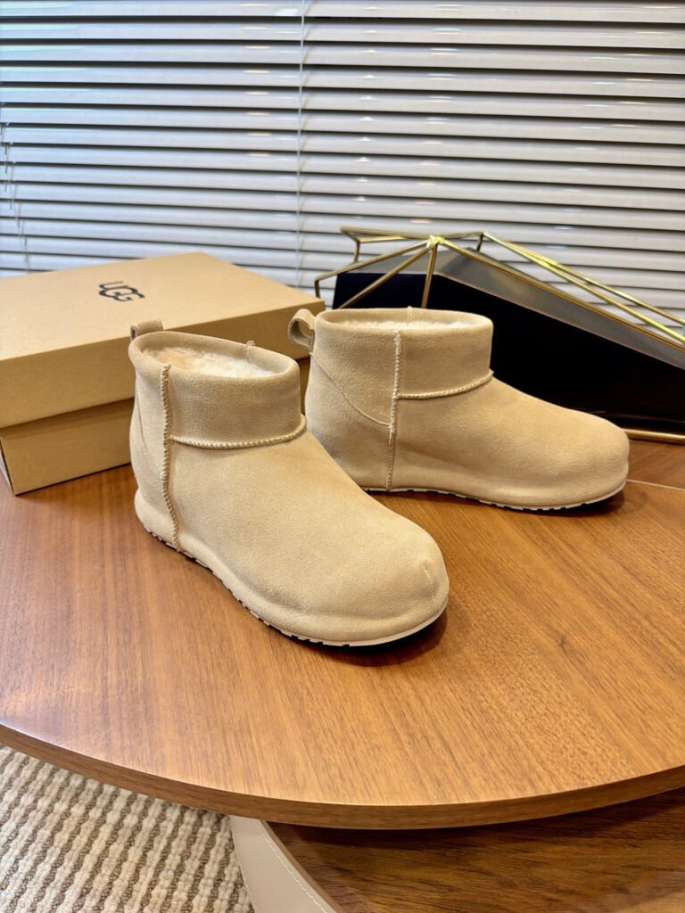 UGG Women's High-Top Sneakers detail 3