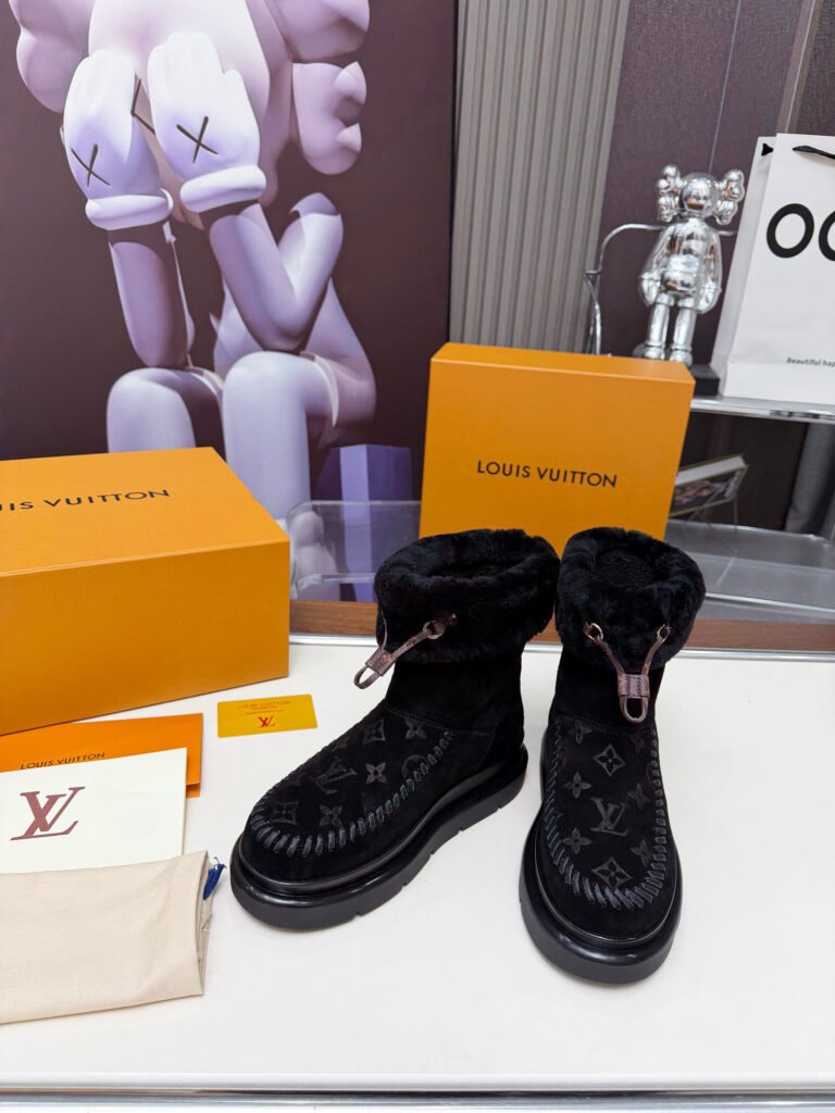 Louis Vuitton Unisex Boots detail image 3