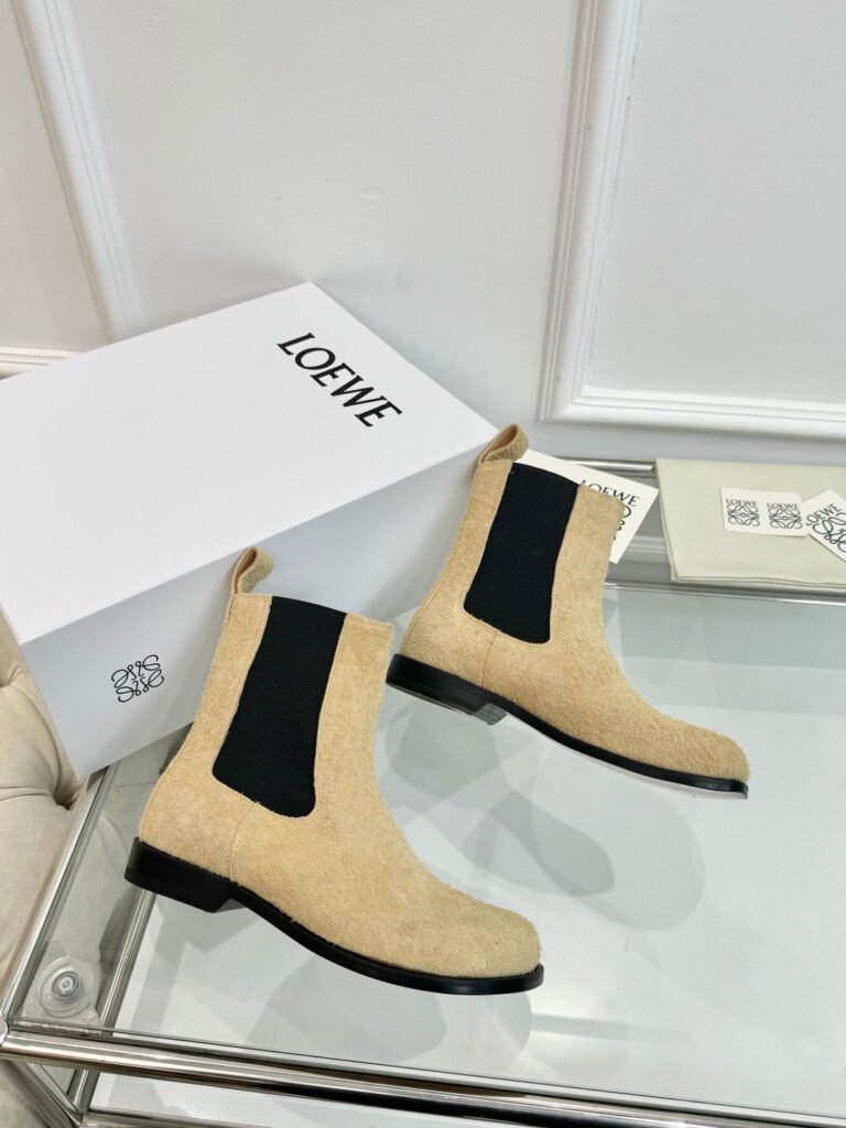 Loewe Unisex Sneakers detail 3