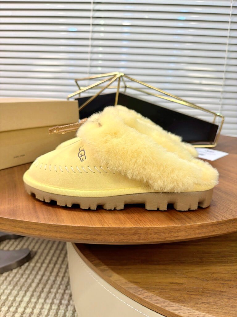 UGG Unisex Platform Sneakers detail image 3