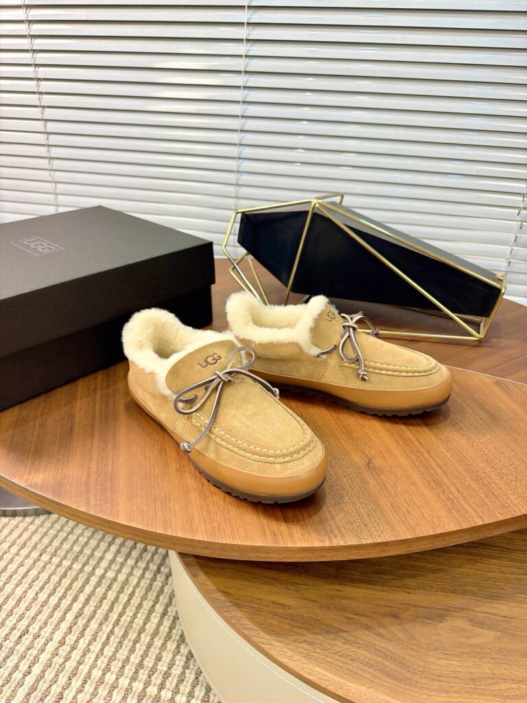 UGG Unisex Driving Loafers detail 3