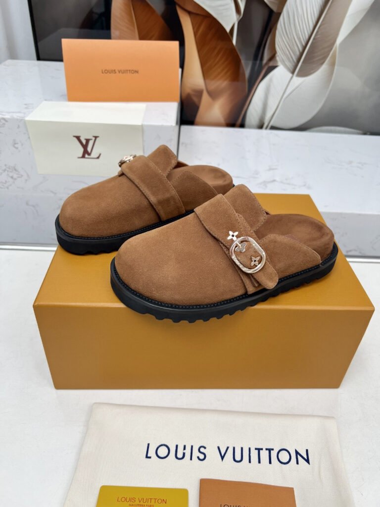 Louis Vuitton Unisex Slides detail 3