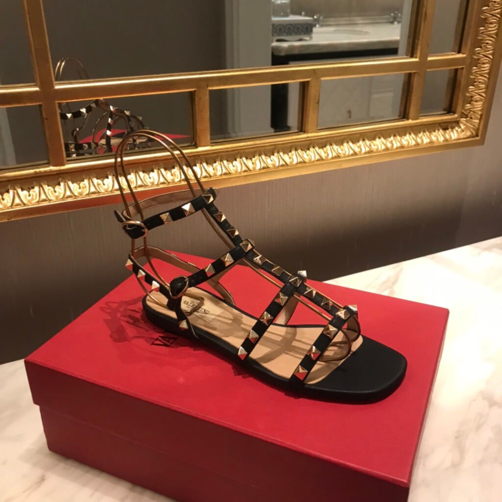 Valentino Garavani Unisex Sneakers detail 3
