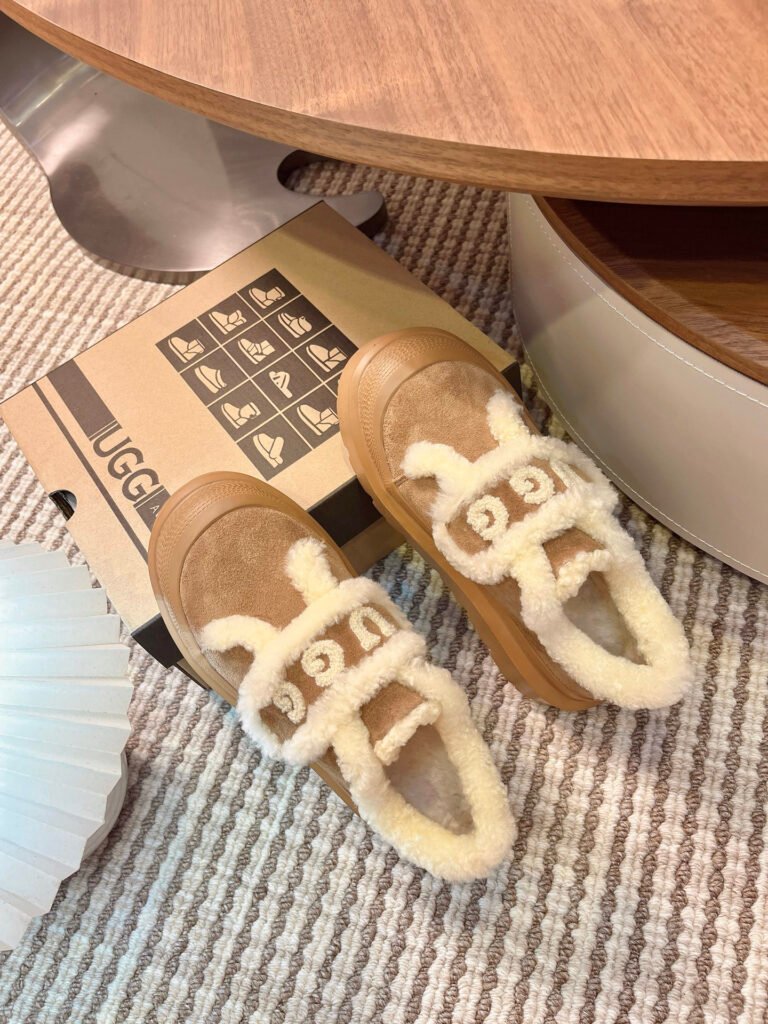 UGG Unisex Platform Sneakers detail image 3